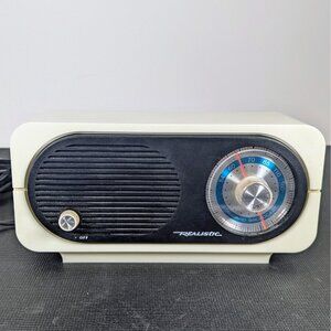 Vintage Tandy Realistic 12-686 AM Table Radio Works well